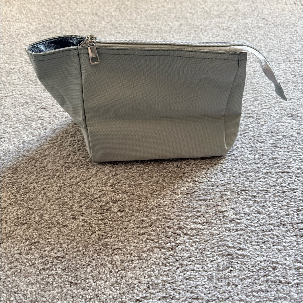 Gray Insulated Travel Bottle & Snack Pouch - Picture 5 of 5